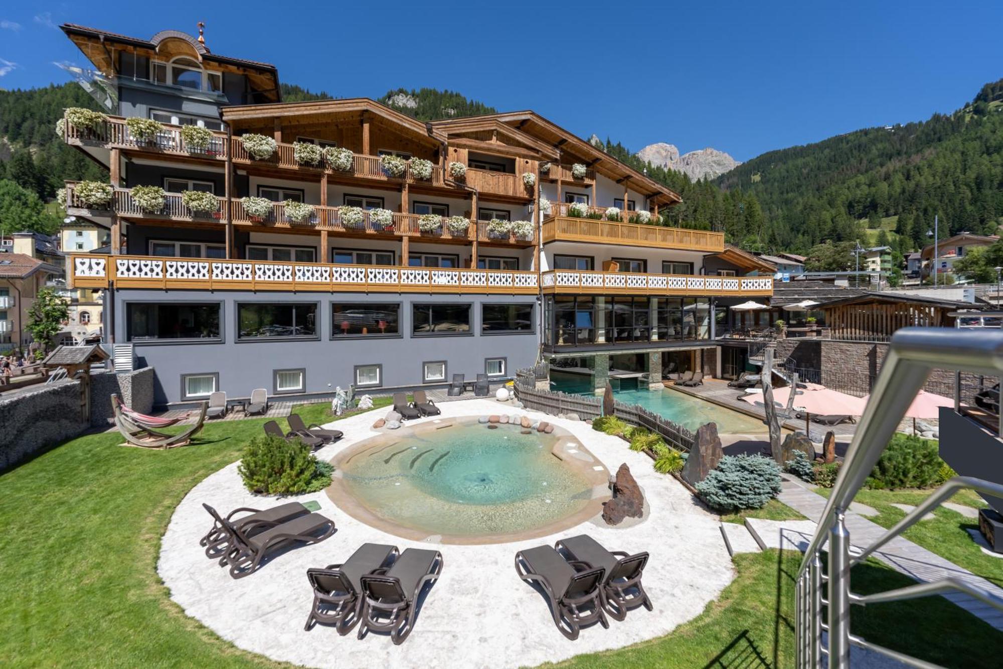 Croce Bianca Leisure & Spa Hotel Canazei Dış mekan fotoğraf