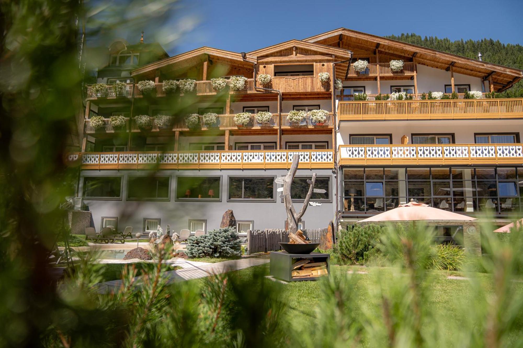 Croce Bianca Leisure & Spa Hotel Canazei Dış mekan fotoğraf